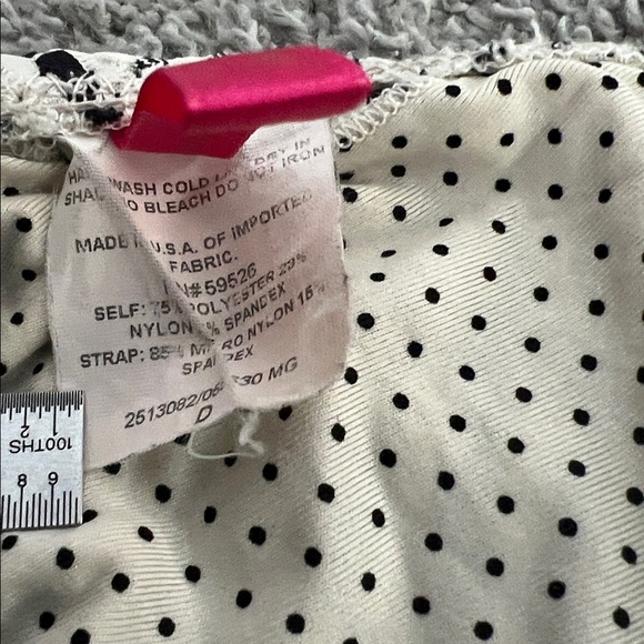 Betsey Johnson Cream & Black Patterned Triangle String Bikini Top - Size D - Picture 6 of 6